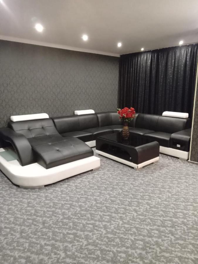 مبيت وإفطار بوخارست Ely'S Mansion-24H Check-In المظهر الخارجي الصورة