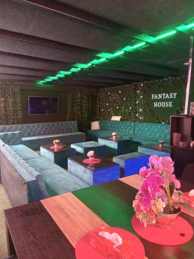 مبيت وإفطار بوخارست Ely'S Mansion-24H Check-In المظهر الخارجي الصورة